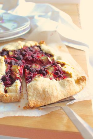 Recette Tarte rustique framboises et rhubarbe (vegan)