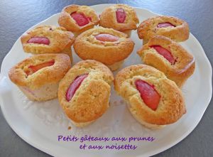 Recette Petits gâteaux aux prunes et aux noisettes *