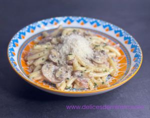 Recette Macaroni au jambon et aux champignons, sauce au parmesan