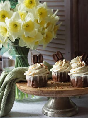 Recette Cupcakes  au cacao, caramel et chantilly vanille