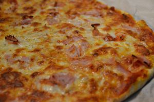 Recette Pizza au jambon et fromage