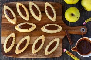 Recette Gâteau aux pommes et coulis de carambar