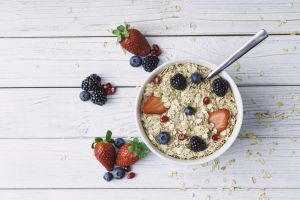 Recette Overnight Oats vs. Hot Oatmeal: Which Is Better for Fiber, Digestion, and Nutrients?
