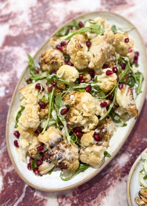 Recette Salade de chou fleur rôti, roquette et sauce tahini