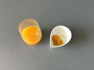 Recette Carpaccio de coquilles saint-jacques, vinaigrette citronnée et pistaches