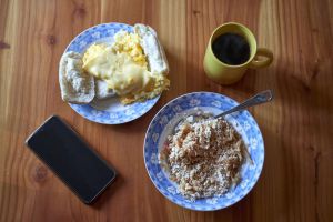 Recette Oatmeal vs Eggs: Which Breakfast Is Better for Fiber and Protein?