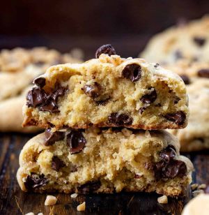 Recette Thick and Chewy Chocolate Toffee Cookies