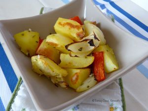 Recette Pommes de terre rôties aux oignons, poivrons et herbes du jardin #vegan