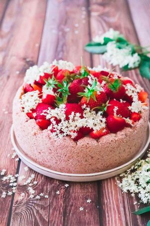 Recette Charlotte aux fraises et fleurs de sureau