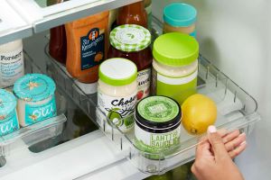 Recette These Clever Fridge Organizers Make the Most of the Dead Space Between Your Shelves