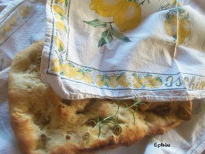 Recette Fougasse aux olives vertes et au fenouil cuite sur le bbq
