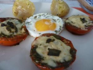 Recette Tomates provençales, Pomme vapeur et Œuf au plat