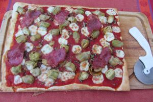 Recette Pizza aux artichauts et au salami