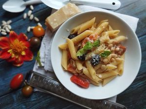 Recette One pan pasta tomates cerises et haricots blancs #végétarien