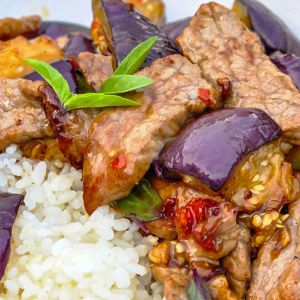 Recette Boeuf sauté aux aubergines et piment