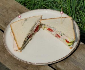 Recette Club sandwich tzatziki poulet