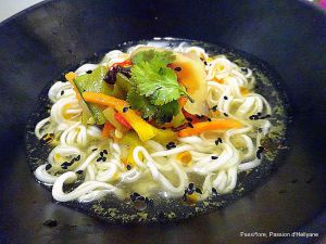 Recette Soupe chinoise, " nouilles, poulet, légumes et graines de nigelle + capsaïcine piment