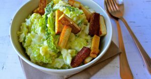 Recette Colcannon, purée de pommes de terre irlandaise au chou frisé et tofu fumé, recette vegan { Saint Patrick }