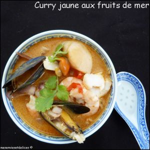 Recette Curry jaune aux fruits de mer (calamars, crevettes, moules & Saint-Jacques) et cabillaud