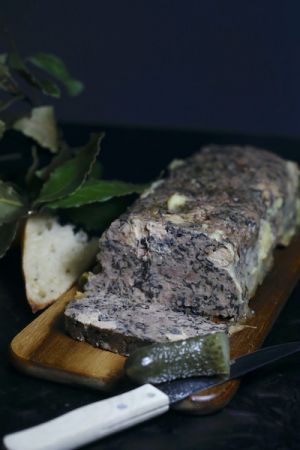 Recette Terrine de canard au foie gras et trompettes de la mort