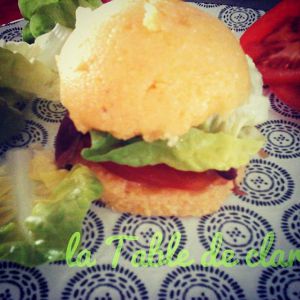 Recette Hamburger revisité à la polenta 
Un régal ! !!!
Laissez vous tenter et retrouvez la recette sur http://www.latabledeclara.fr 
# polenta # hamburger #canard