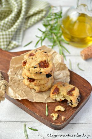 Recette Cookies salés {tomates séchées, olives & romarin} #vegan