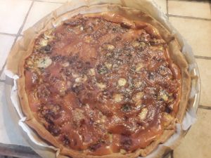 Recette Quiche au bleu, oignons rouges et lardons