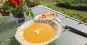 Recette Velouté de courgette jaune avec du bouillon de couscous