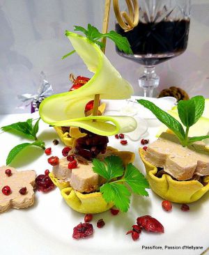 Recette Mini bouchées spicy au foie gras / confit d'oignons et cranberries