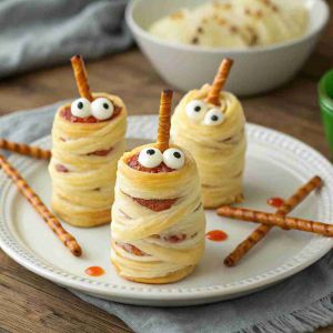 Recette Baked Cheese Mummies – Easy Halloween Appetizer Recipe