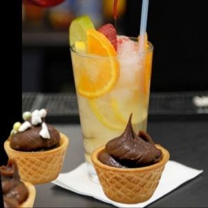 Recette Desserts mignardises - coupelles gaufrées garnies de chocolat et de pamplemousse