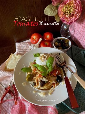 Recette Spaghetti à l’Ail Rôti et aux Tomates Fraîches à déguster avec une Burrata
