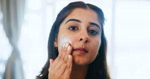 Recette Should You Apply Sunscreen Before or After Moisturizer?