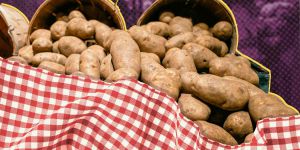 Recette PSA: Grocery Stores Cover Potatoes at Night—Here’s Why You Should Too