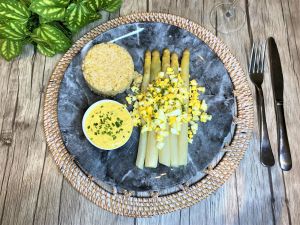 Recette Asperges mimosa, boulgour et sauce au curry