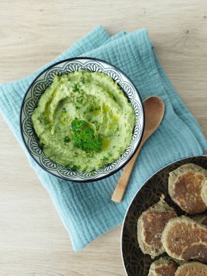 Recette Blinis à la farine de chanvre & houmous de petits pois