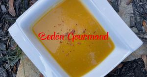 Recette Velouté de courge et de fenouil au poivre rose