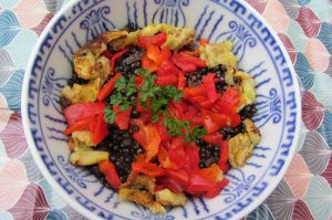 Recette Salade de lentilles Beluga à l'aubergine et au poivron