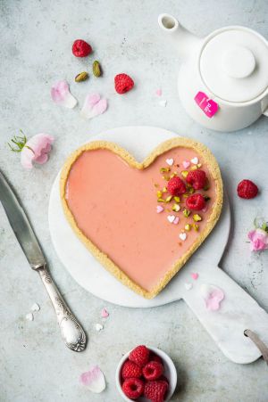 Recette Tarte panna cotta à l'amande & gelée à la rose vegan