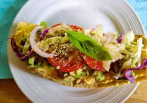 Recette Toast à l'avocat, à l'houmos, à la salade de chou, etc!