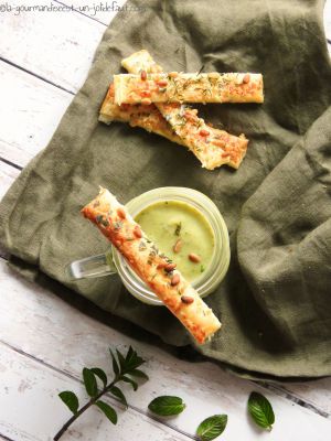 Recette Soupe froide de courgette et fenouil à la roquette et menthe poivrée