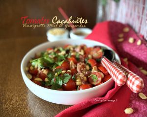 Recette Salade de tomates & cacahuètes – Vinaigrette au miel & gingembre {presque comme Sabrina Ghayour}