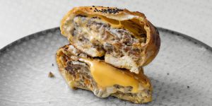 Recette Meet Garbage Bread: The Easy Game Day Snack That Starts With Pizza Dough