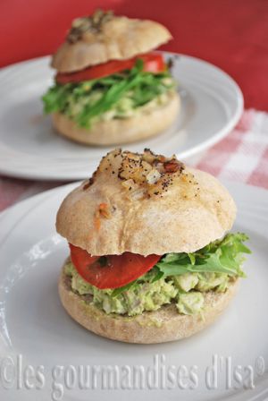 Recette Bialys à la salade de poulet à l'avocat