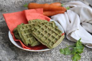 Recette Gaufres au levain et aux fanes de carottes (vegan)