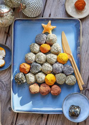 Recette Sapin de Noël billes de fromage aux herbes et épices