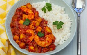 Recette Curry de crevettes à la mangue et riz au lait de coco