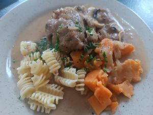 Recette Filet mignon moutarde champignon et patate douce au cookéo