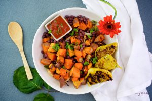 Recette Assiette de patates douces au paprika fumé et galettes de maïs VEGAN