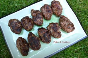 Recette Mititei, rouleaux de viandes grillées à la roumaine